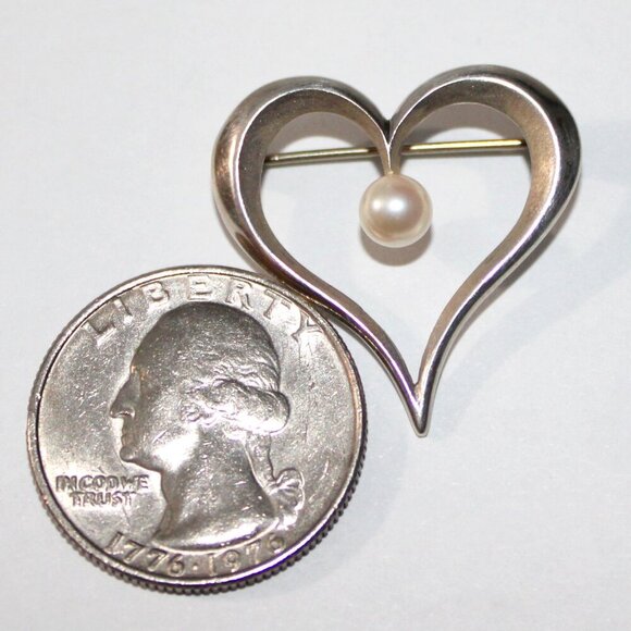 Sterling Silver Cultured Pearl Heart Brooch - Picture 3 of 5